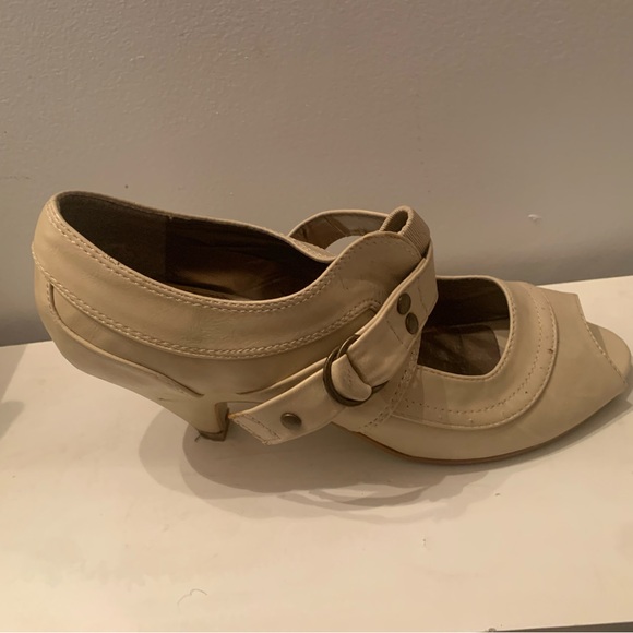 SALE $15 or 3 for $40 Pink Duchess peep toe vintage style shoes size 9 - Picture 3 of 4